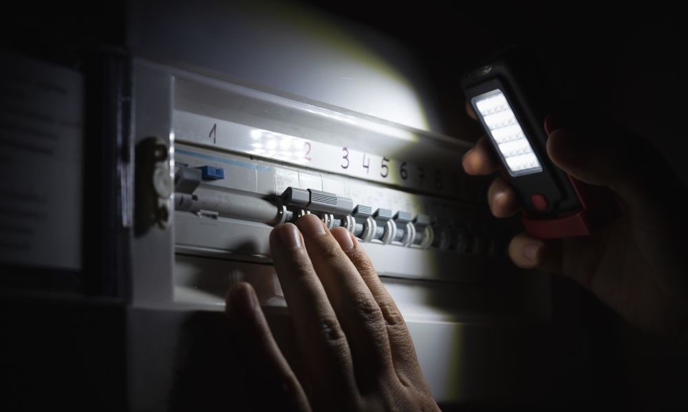 Off-Grid Safety: How a Hotspot Can Save You in an Outage