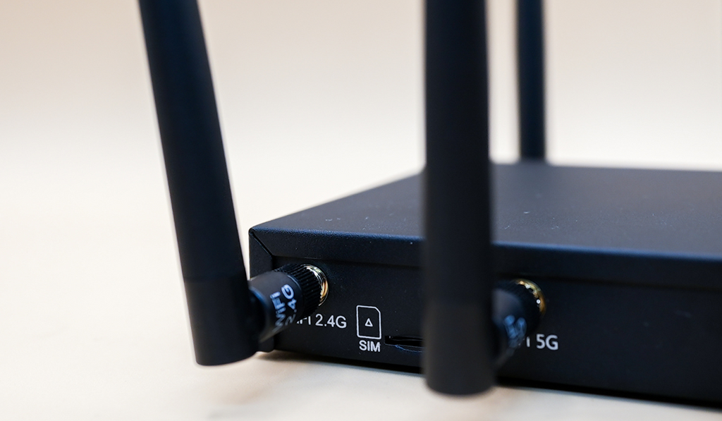 No SIM Card? No Problem. How Solis Hub Uses vSIM to Keep You Instantly ...