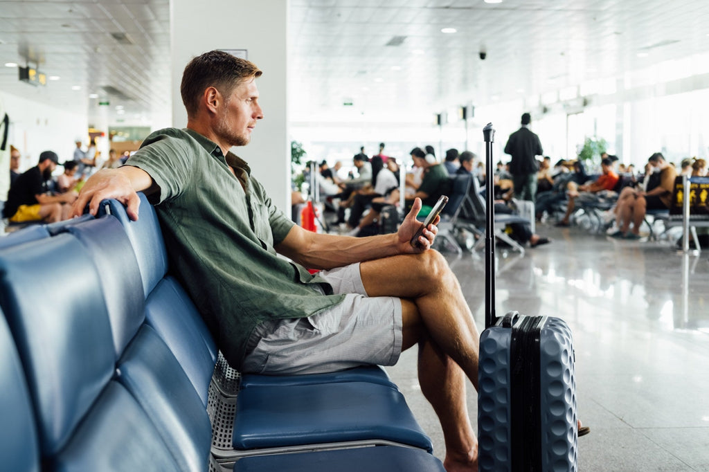 bad connection TSA issues major Wi-Fi warning to all travelers – toggling a button on cell phone can lower risk (The US Sun)